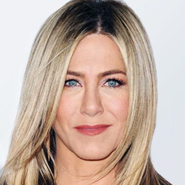 Дженнифер Энистон