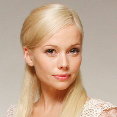 Елена Корикова