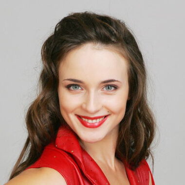 Анна Снаткина