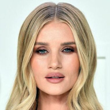 Роузи Хантингтон-уайтли