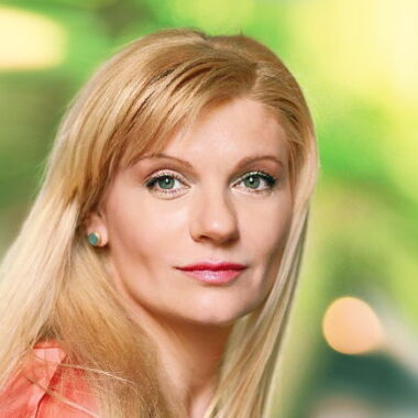 Анна Ардова