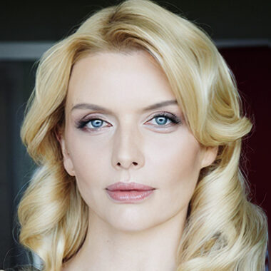 Анна Чурина