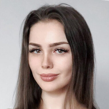 Тома Жданова