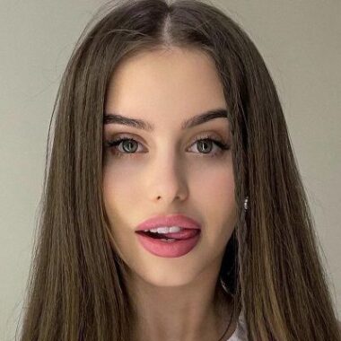 Илона Коринец