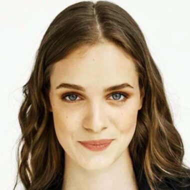 Анна Завтур