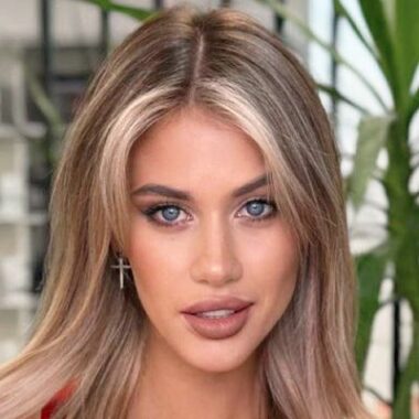 Александра Сухорукова